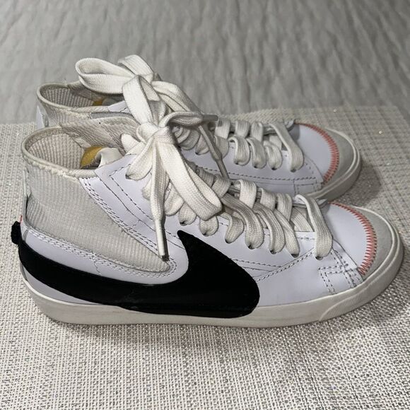 NIKE 9.5 Men’s White Black Blazer Mid '77 Jumbo with Orange Thread Detail - Picture 8 of 14